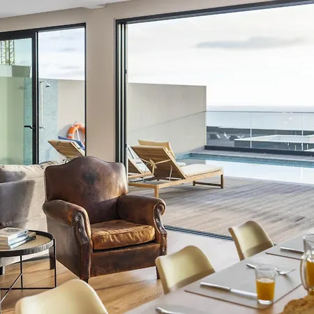 Art House - By Wehost * フンシャル