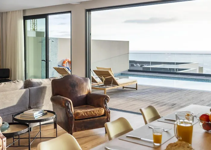 Art House - By Wehost * Funchal (Madeira)